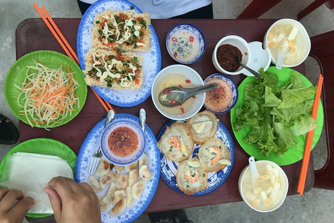 Hue Street Food Tour At Night By Scooter - Night Market Sweet Soup with 20 Kinds of Sweets