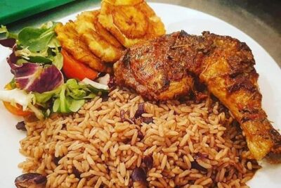 Island Bites & Highlights Food Tour (Full/Half Day) - Jeremy’s small-group pace: personalization that helps you ask questions