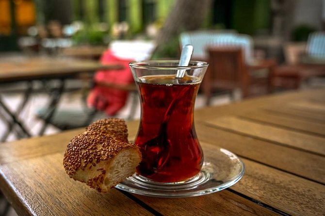 Istanbul Evening Sightseeing and Food Tasting Tour - Taksim Square’s Monument of the Republic: Why the night start matters