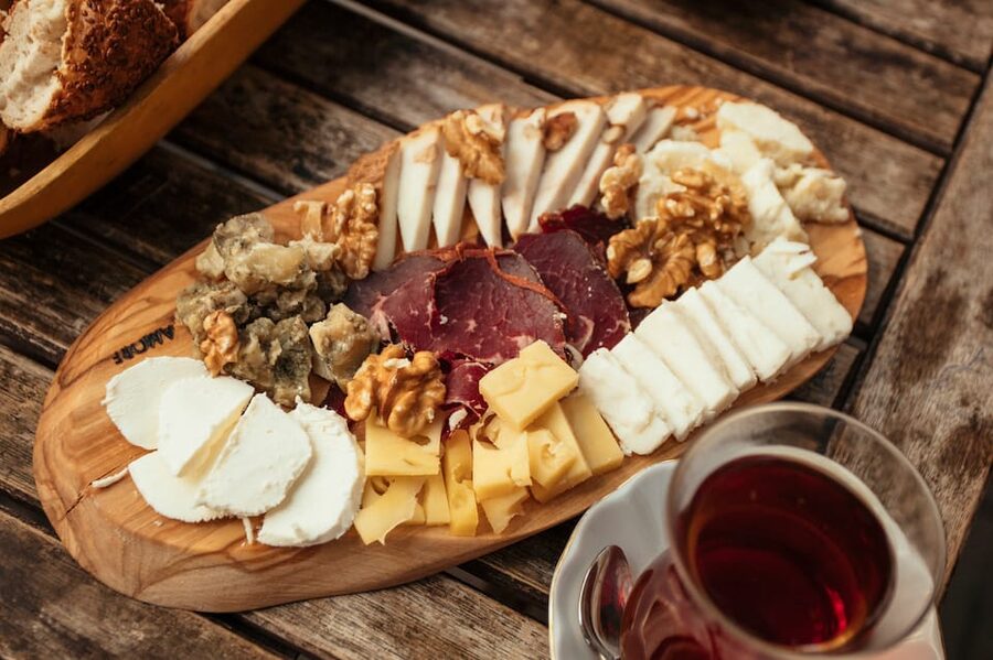 Istanbul: Private Guided Food Tour with 10 Tastings - Key things to know before you go
