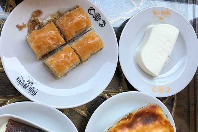Istanbul Traditional Food Tour with Dinner on Off-Touristy-Path - Kadıköy Carsısı Market Time: The Taste-Building Phase