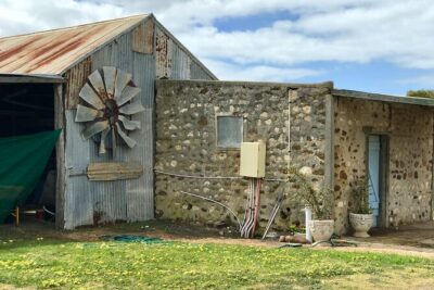 Kangaroo Island Half Day Tasting Tour - Stop 1: Clifford’s Honey Farm for Ligurian bee stories and honeycomb ice cream