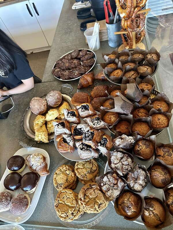 Kelowna: Walking Food Tour with 7 Tastings and 4 Drinks - Who should book this Kelowna walk, and who might skip it