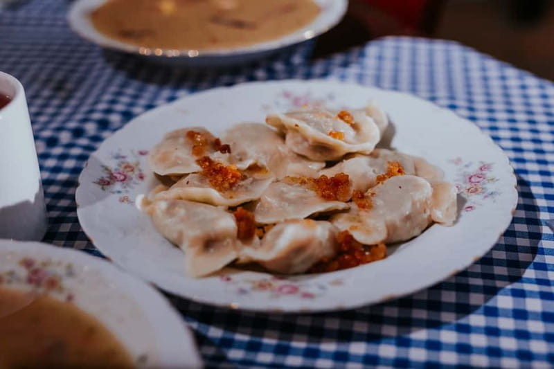 Krakow: 6-Course Full Polish Food Tour with Vodka Tasting - The guide factor: stories from Dale, Alex, and Kamil