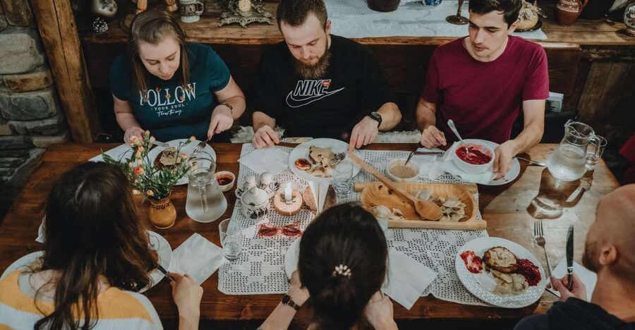 Krakow: Traditional Polish Food and Drinks Tasting Tour - Dessert at Planty Park: The Sweet Finish Without the Guesswork