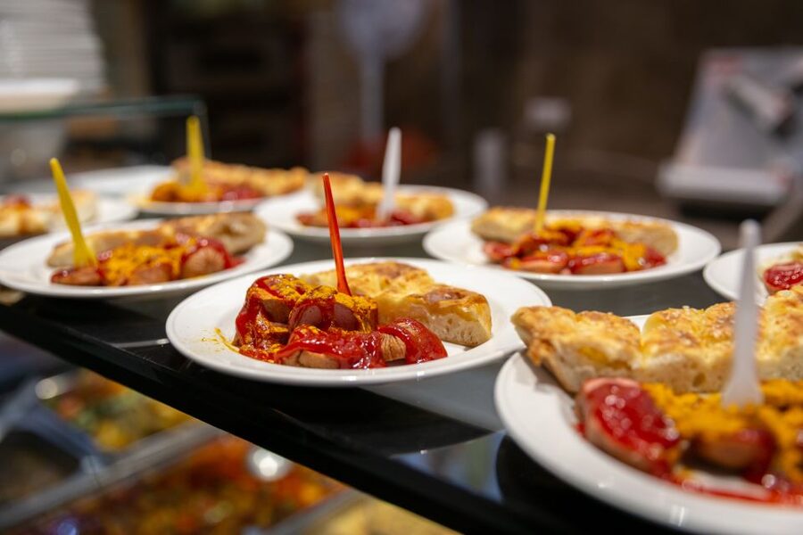 Kreuzberg: Culinary Food Tour - Rio-Reiser-Platz to Mariannenstraße 4: Stories With Sharp Edges