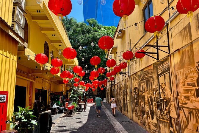 Kuala Lumpur Food Tour with 12+ Authentic Dishes & Local Secrets - Your 3-hour walk: from breakfast lanes to Merdeka Square
