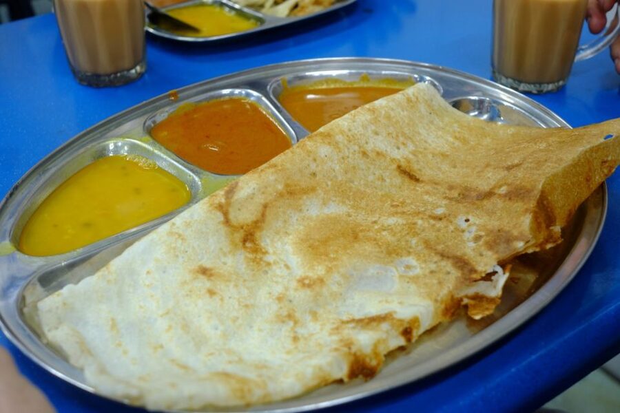 Kuala Lumpur: Nightlife Street Food Tour with 6 Tastings - Beef Meatballs in Hot Soup: A Comfort Stop That Works Year-Round