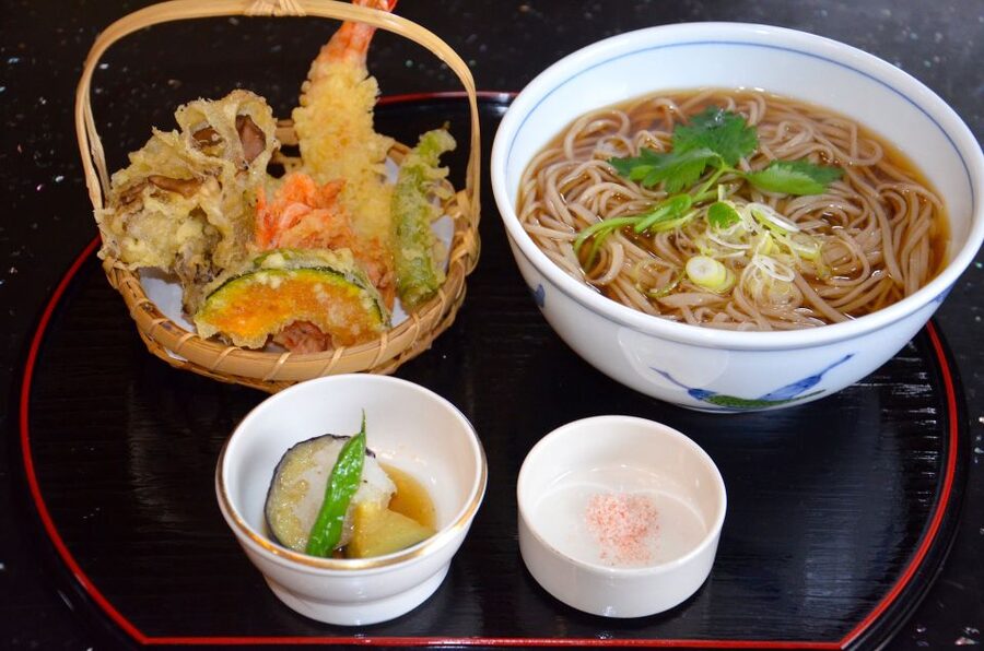 Kyoto: Casual Pontocho Evening Food Tour - Walking Kyoto with a guide who names the why