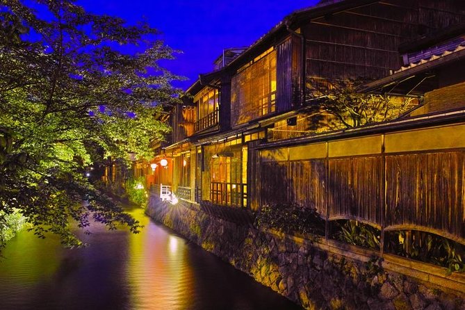 Kyoto Evening Gion Food Tour Including Kaiseki Dinner - Gion on Foot: Main Roads, Back Alleys, and the Surprise of Scale