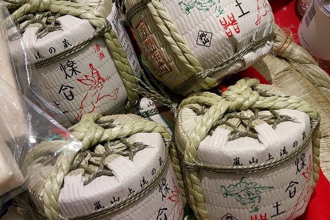 Kyoto Food Tour of 10 Tastings with Wagyu, Mochi & More Surprises - Guide style and group size: what you should expect
