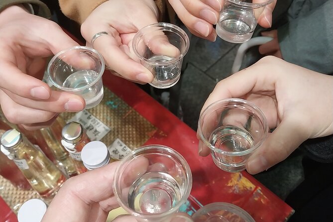 Kyoto Food Tour of 10 Tastings with Wagyu, Mochi & More Surprises - Timing, weather, and what to wear