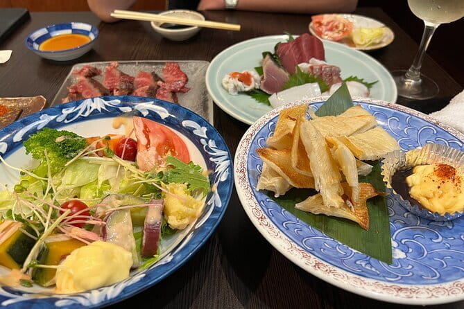 Kyoto: Gion & Pontocho Food Tour with 13 Dishes - Nighttime Kyoto: why Gion and Pontocho work so well for food