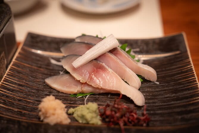 Kyoto: Gion & Pontocho Food Tour with 13 Dishes - Shirakawa Lane and a geisha-frequent shrine stop