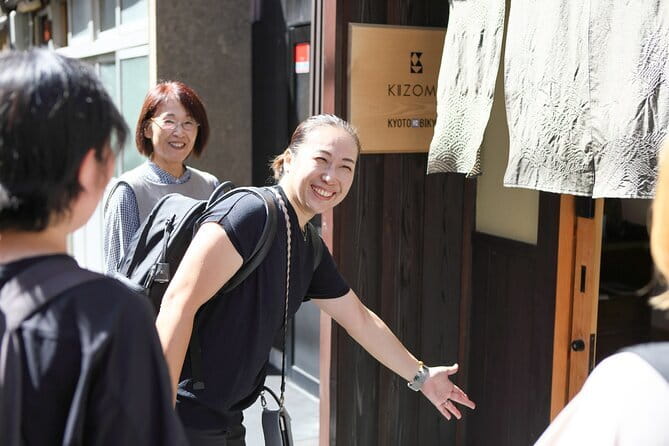 Kyoto: Gion & Pontocho Food Tour with 13 Dishes - Pontocho at the end of the night: the “different vibe” dining spot