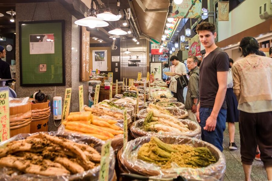 Kyoto: Nishiki Market Food Tour - What you’ll taste at Nishiki: seafood, pickles, snacks, and sweets