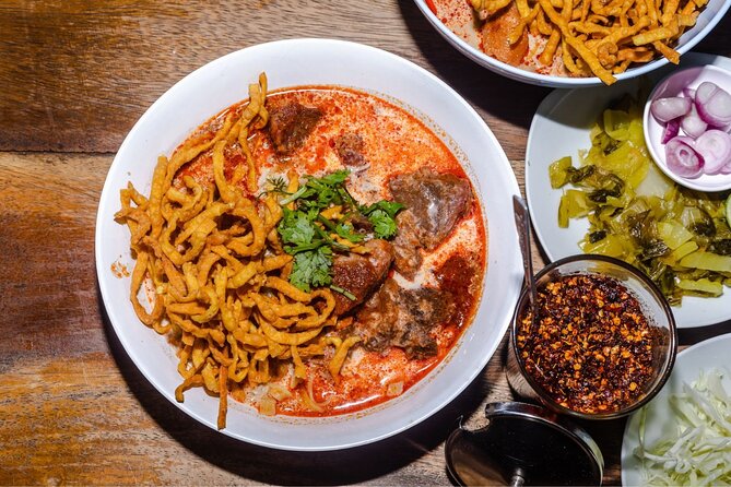Lanna Kingdom Chiang Mai Food Tour with 15+ Tastings - Thanin Market Energy and the Truck Ride (Stop 2)