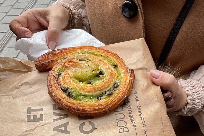 Latin Quarter Pastries & Chocolate Food Tasting Tour - Croissants, chocolates, macarons: how the tasting order helps