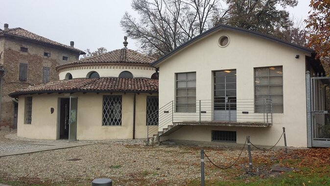 Laura's Private Parma Food Tour with Pick Up (no bus) - Stop 1: Museo del Parmigiano Reggiano and the cheese-tasting payback
