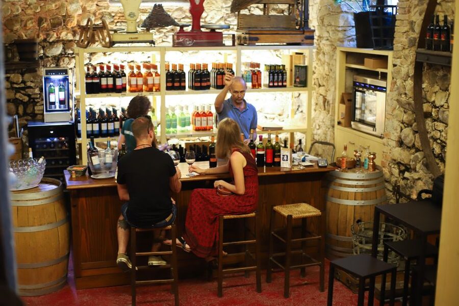 Lazise: Historical Center Wine Tasting Tour - Practical tips so you enjoy it more