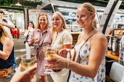 Le Marais Walking Food Tour with Cheese, Wine & Pastries - Le Marais in 3 hours: how the neighborhood teaches you food culture
