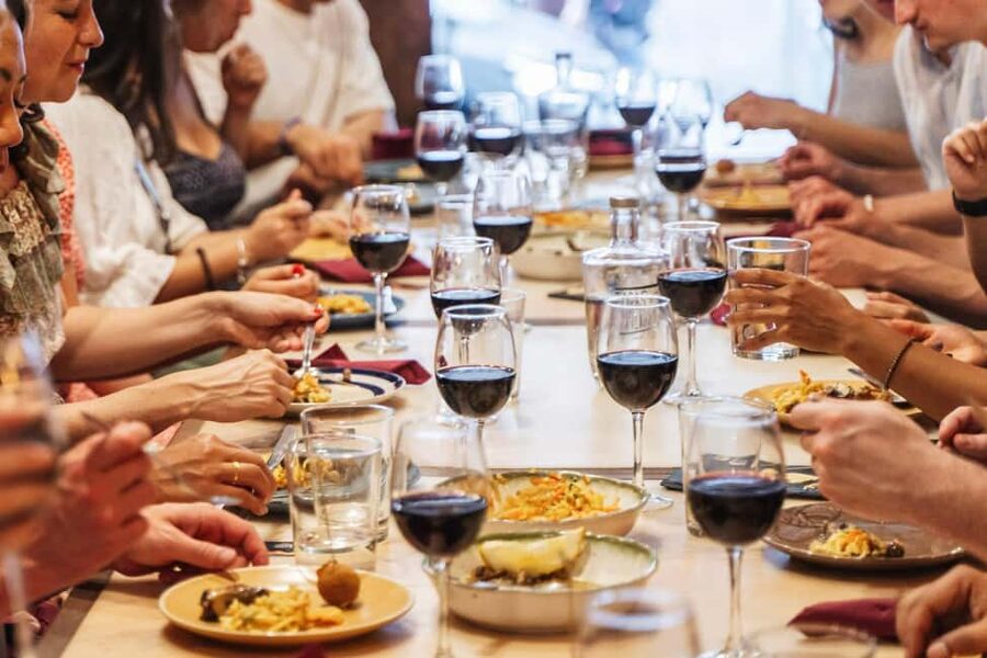 Lisbon: Food Crawl Walking Tour with Local Tastings - A Lisbon food crawl that starts strong and keeps going
