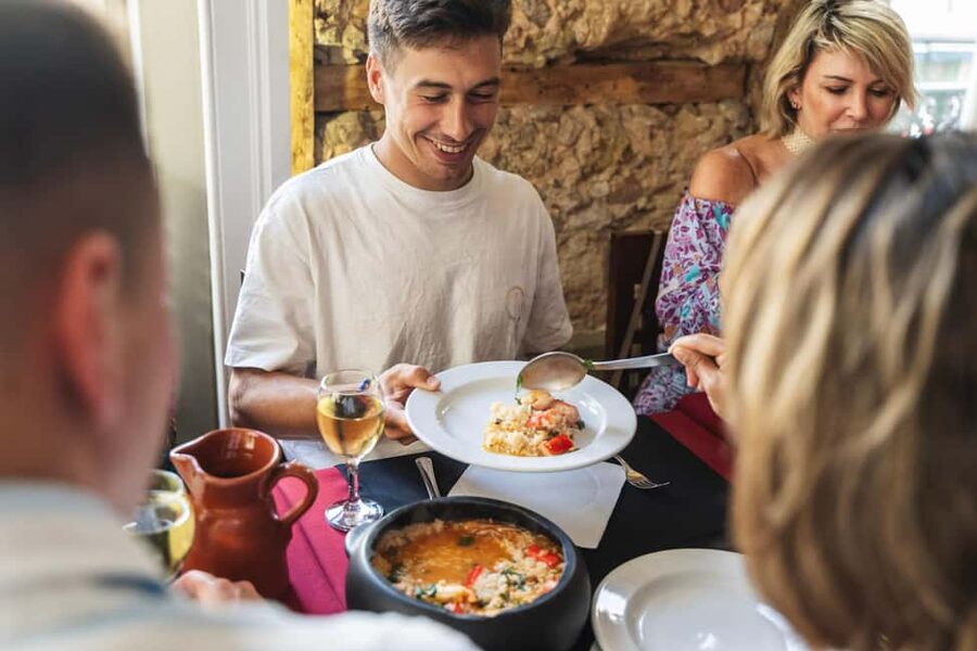 Lisbon: Food Tour with Local Tastings and Drinks - Start at Praça da Figueira (And Find Your Guide Fast)