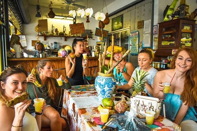 Little Havana Cuban Food Tour For Corporate Groups - The cigar shop stop on Calle Ocho: watch the real process
