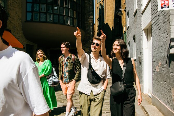 London Borough Market & London Bridge Food Tour - Pacing and crowd control in a market that stays busy