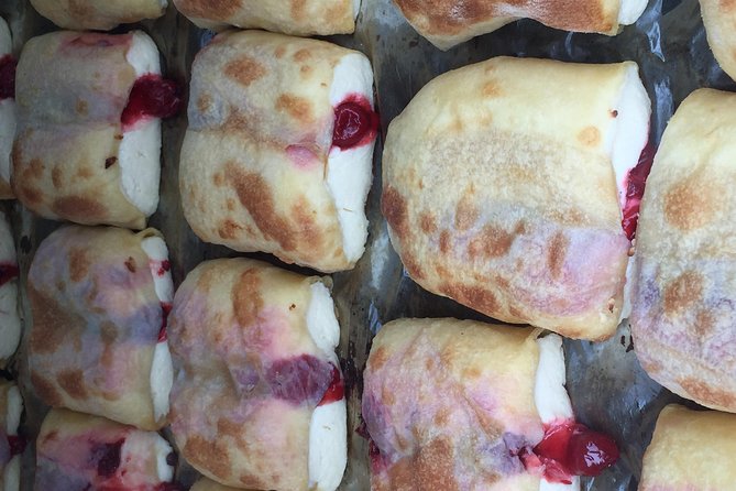 Lower East Side Eats Food Tour - Meeting at The Doughnut Plant and Keeping the Walk Enjoyable