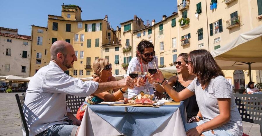 Lucca: Morning Food Tour with Snacks and Coffee - Lucca by Breakfast: How This Tour Gets You Oriented in 2.5 Hours