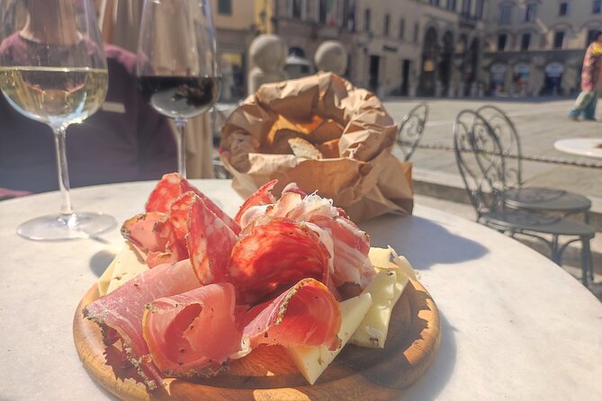 Lucca’s Ultimate Food Tour: Full Tuscan Meal by Do Eat Better - Stop 1 in San Michele in Foro: Buccellato in a XVI-Century Square