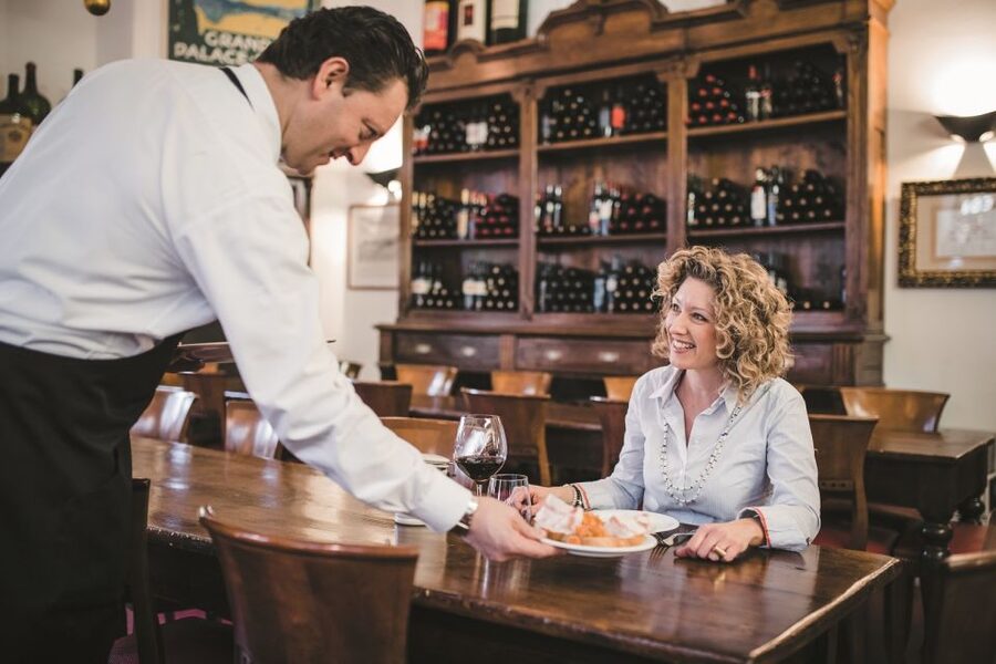 Lugano: Self-Guided Food Tour - Stop 3: Bottegone del Vino for wine and local cheeses