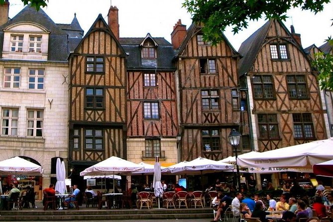 Lunchtime Food Tour of Tours - How the Guide Changes Everything: Mark, Mellissa, and the Story Thread
