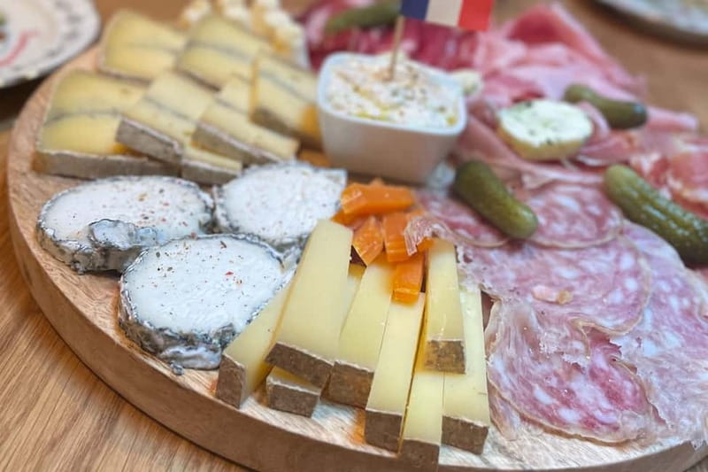 Lyon: Guided Food Tour with Tastings - Croix Rousse Hills: How to Handle the Steep Part Without Stress