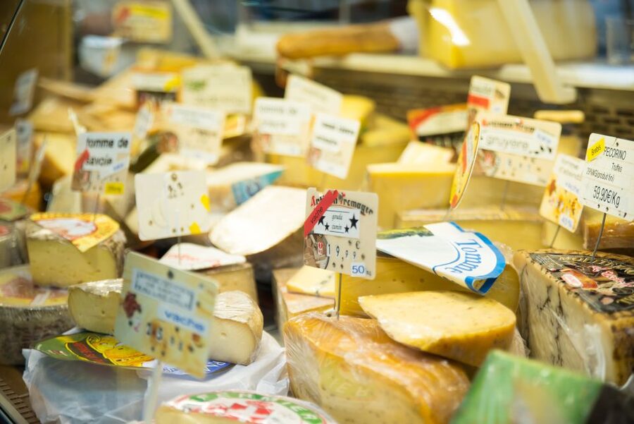 Lyon: Old Town Food Tour - Getting oriented: the meeting point and first walking rhythm