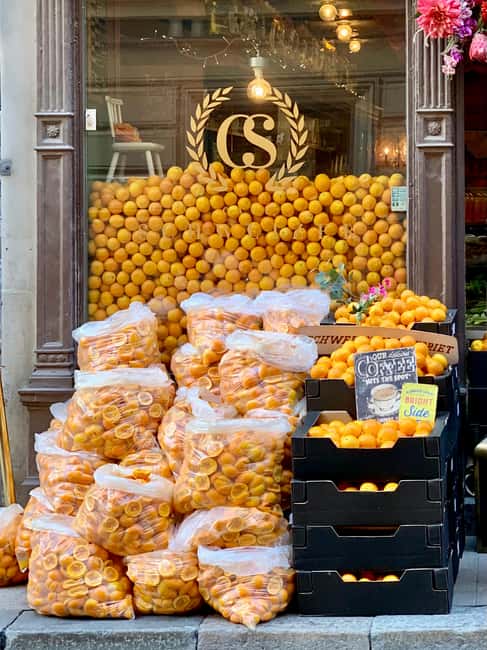 Lyon: Old Town Food Tour - Guide energy: what makes a difference in a walking food tour