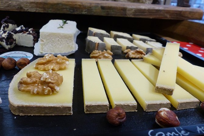 Lyon Old Town Food Tour with Local Specialties Tasting & Lunch - Why This Lyon Old Town Food Walk Works