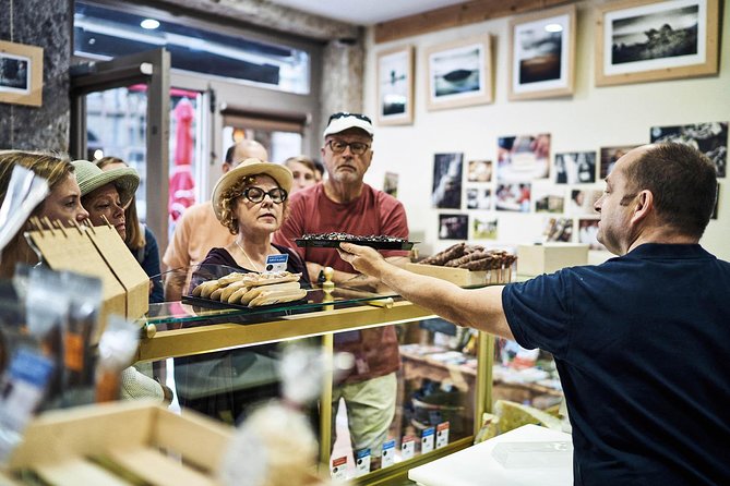 Lyon Old Town Food Tour with Local Specialties Tasting & Lunch - Who This Tour Suits Best (And Who Should Rethink It)