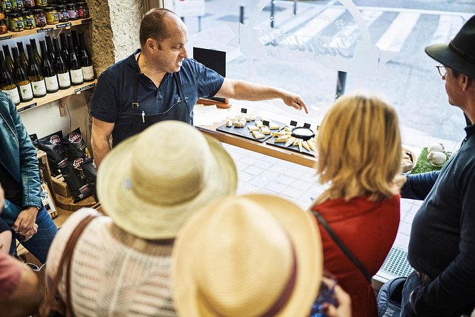 Lyon Old Town Food Tour with Local Specialties Tasting & Lunch - Your Gourmet Route: What You’ll Taste (Stop by Stop)