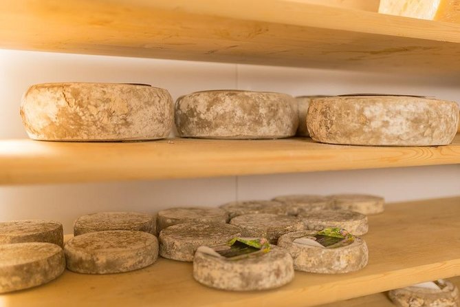 Lyon Old Town Food & Wine Tasting Tour including a Bouchon Lyonnais - The Bouchon Lyonnais Stop: What You’re Really Paying For
