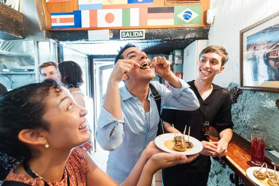 Madrid: Guided Food Tour with Tapas Tastings and Drinks - La Latina and Madrid Centro: How the Walk Adds Meaning to the Bites