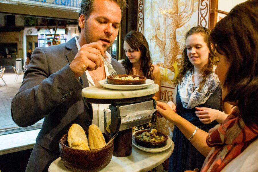 Madrid: Tapas & Wine Tasting Tour with Local Guide - Why Madrid’s Ir de Tapas Makes This Tour Feel Efficient