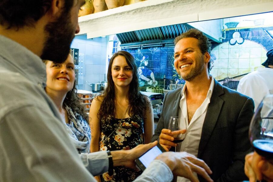 Madrid: Tapas & Wine Tasting Tour with Local Guide - Your Guide Makes the Difference: Carlos, Noemi, Rocio, and More