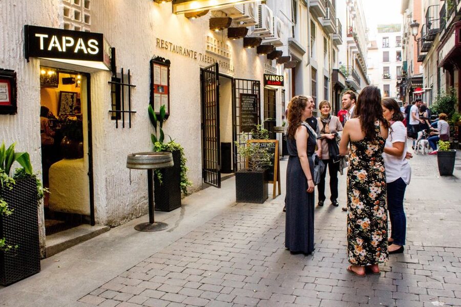 Madrid: Tapas & Wine Tasting Tour with Local Guide - Price and Logistics: What $91 Buys You in Real Madrid Time