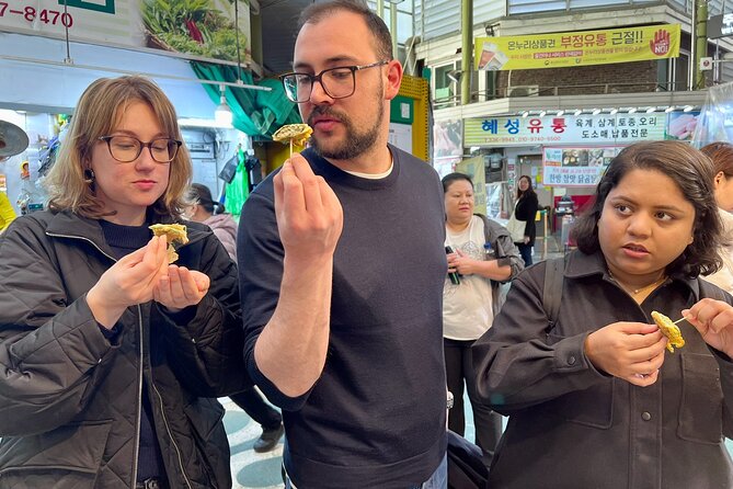 Mangwon Market Food tour By Locals; Cheap Eats to Fancy Feast - Han River Park fried chicken: the outdoor bonus when weather cooperates