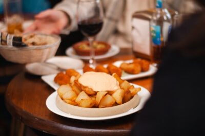 Marbella Old Town: Authentic Tapas Food Tour With Local Guide - Marbella Old Town for 2 hours: how the tapas tasting really works