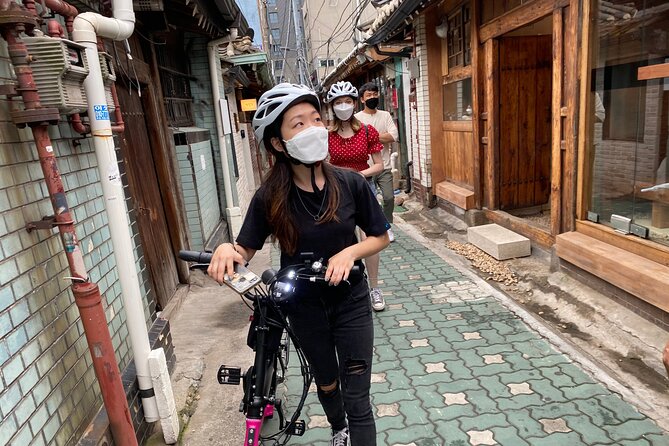 Market Food Tour & Evening E-bike Ride in Seoul - Ikseon-dong Hanok Street: The Instagram Moment That Also Feels Historical