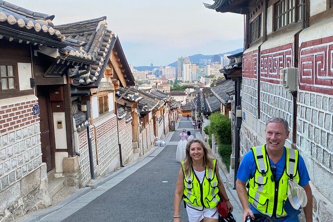 Market Food Tour & Evening E-bike Ride in Seoul - Sewoon Arcade (Makercity Sewoon): A 1970s-Style Building Evolves