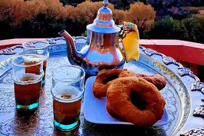 Marrakech Old Medina Food tour Experience - Entering the medina: meeting at Jemaa el-Fnaa without the stress
